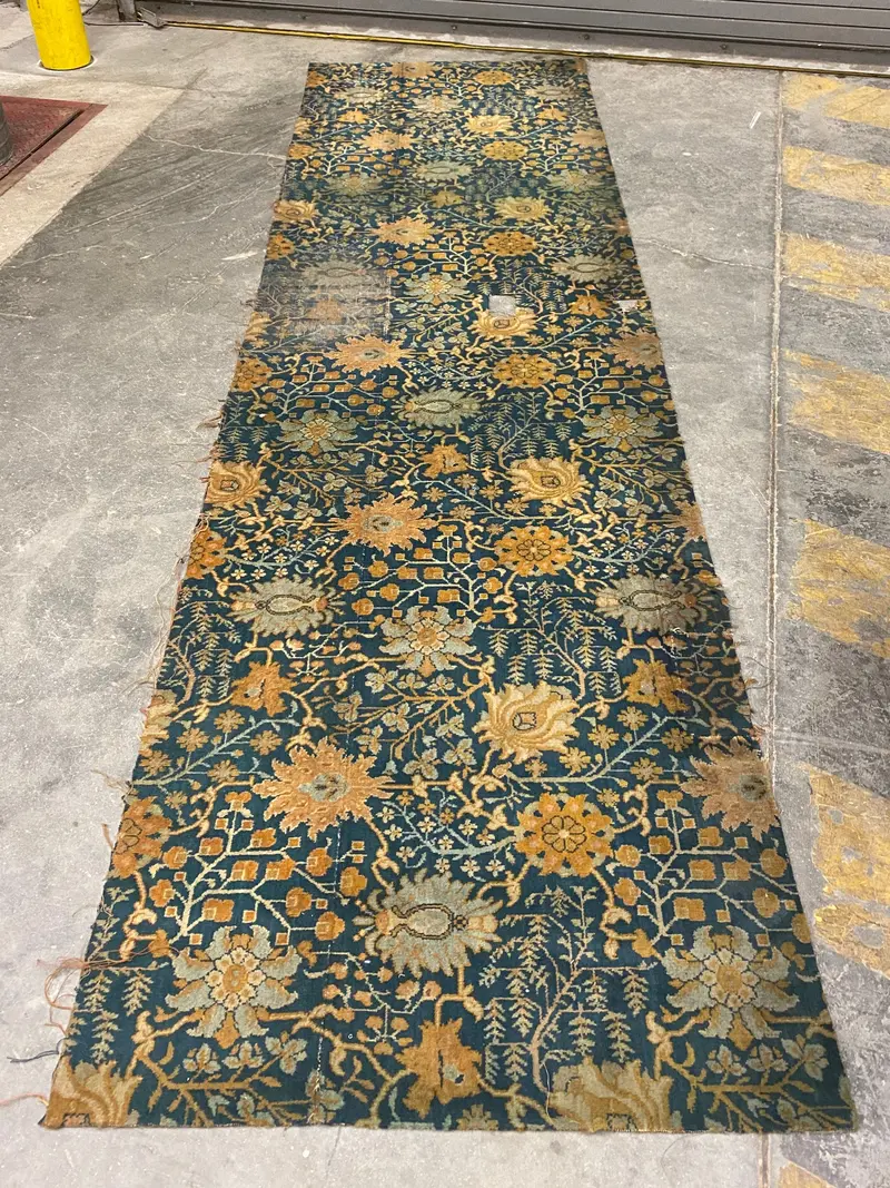 Antique-Style Patterned Area Rug – Design #1