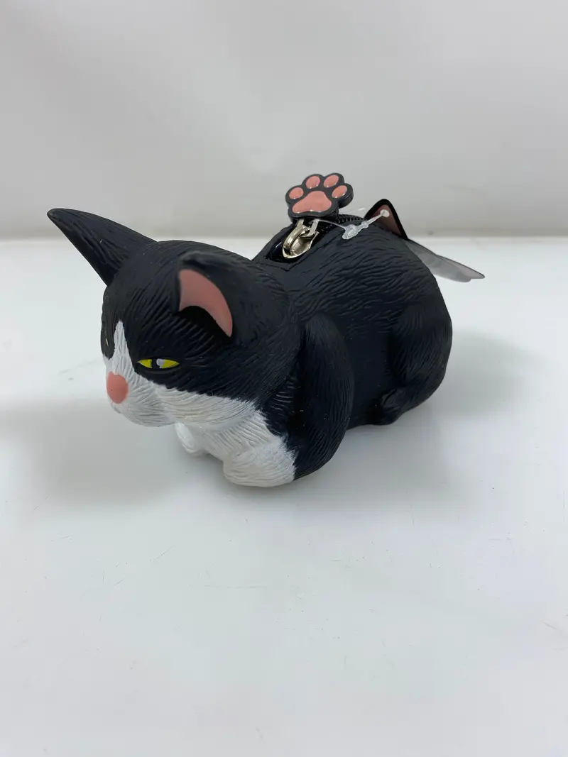 Archie McPhee Black-and-White Cat Coin Pouch – Stylish Dual-Tone Design