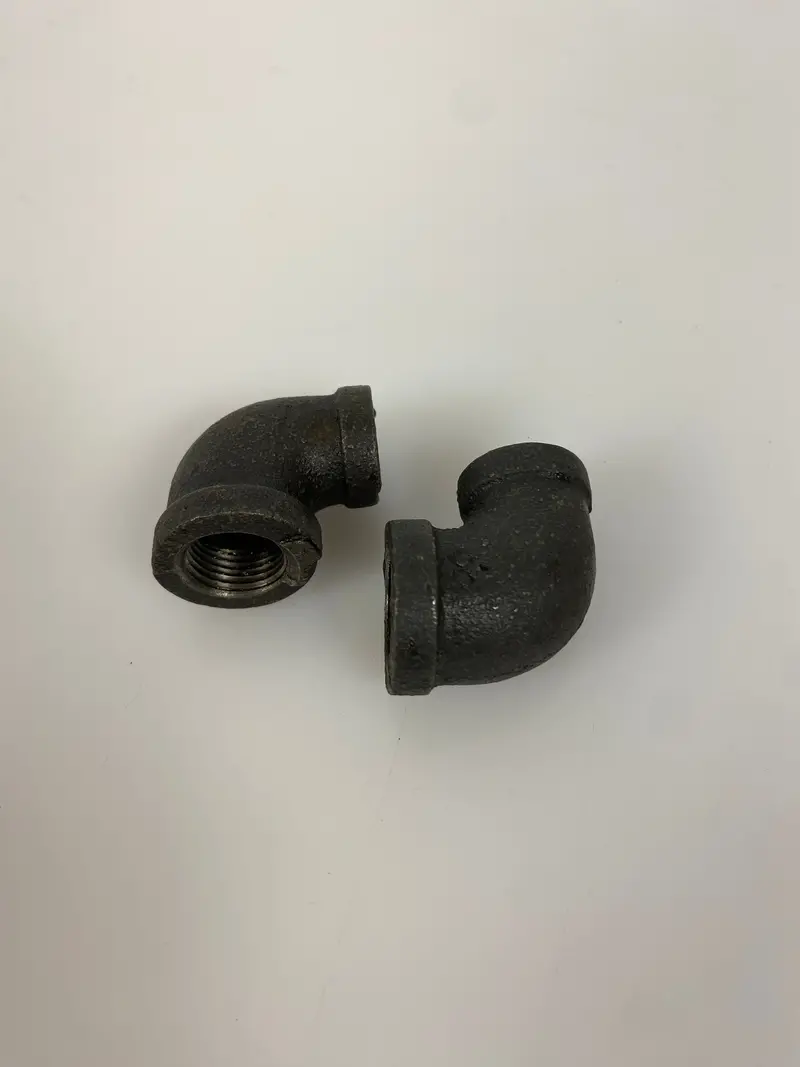 Black Iron Pipe Elbow – 3/8″ × 1/4″ – 34-Pack
