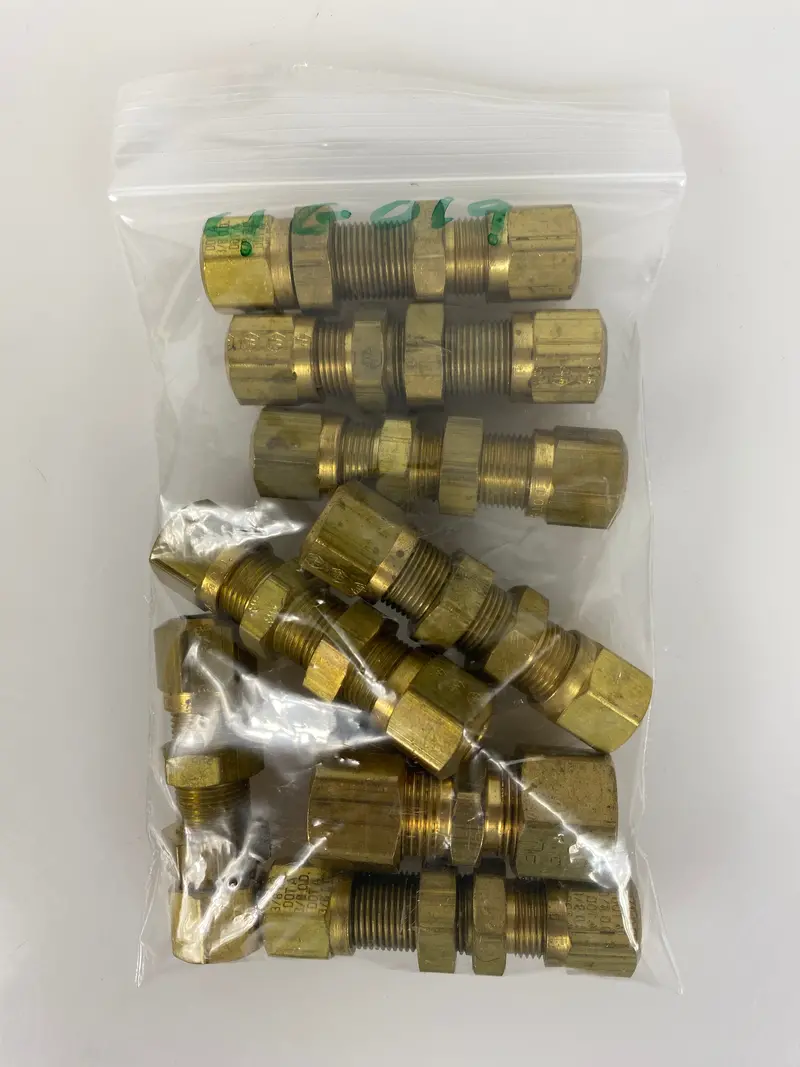 Brass Bulkhead Coupling – 3/8″ Diameter, 8-Unit Lot