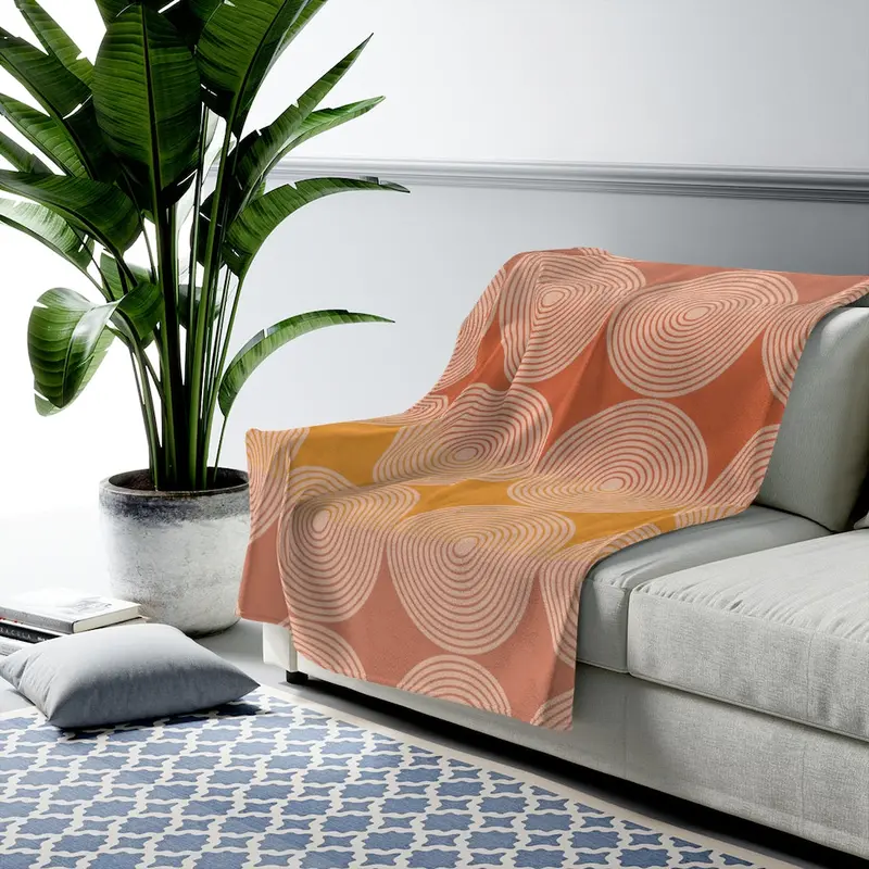 Circular Abstract Pattern Plush Throw Blanket