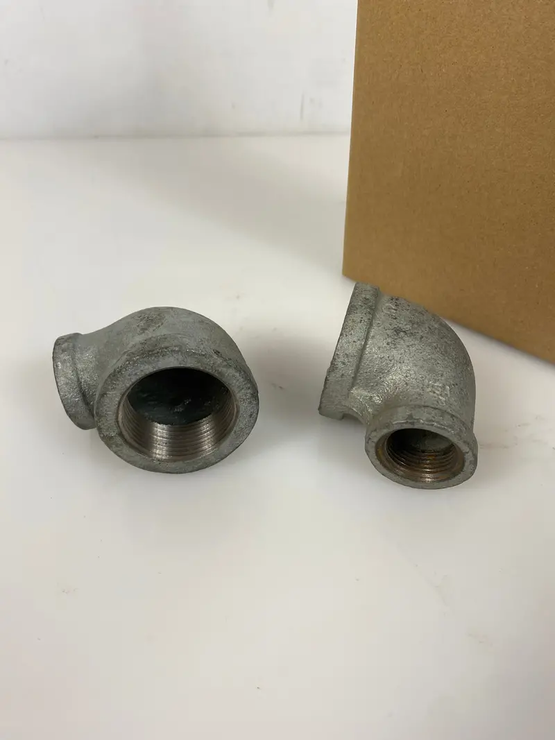 Galvanized 1¼” × ¾” Pipe Elbow Fitting – 7-Pack
