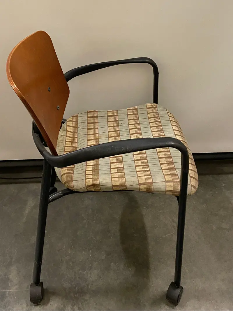 Haworth Upholstered Task Chair – Wheeled, Supportive Seat Design