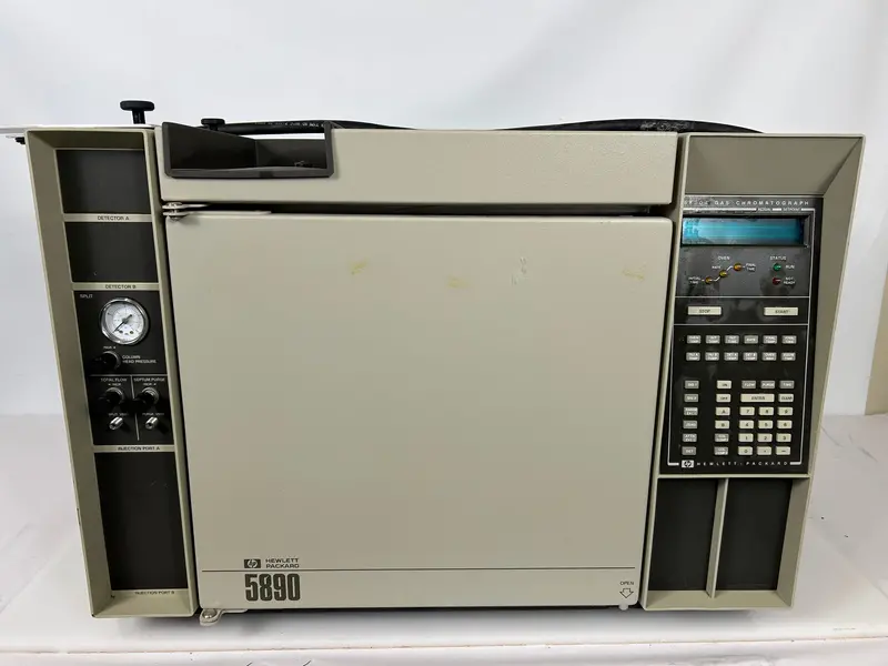 Hewlett-Packard 5890A Gas Chromatograph – Functional Status Unknown
