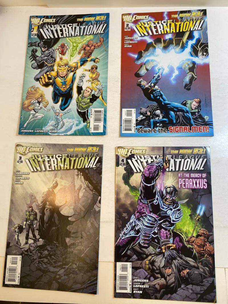 Set of 8 Justice League International Comics – DC, 2011–2012