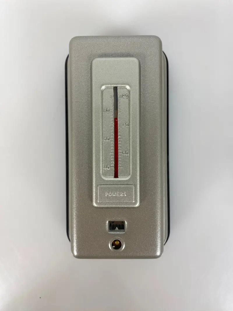 Siemens 832 Pneumatic Thermostat – 6-Unit Lot
