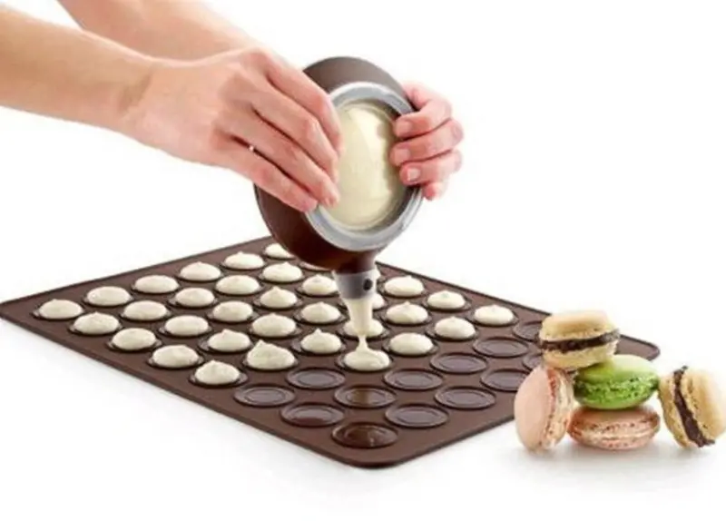 Silicone Macaron Mold Tray – 48-Slot Oven-Safe Pastry Tool