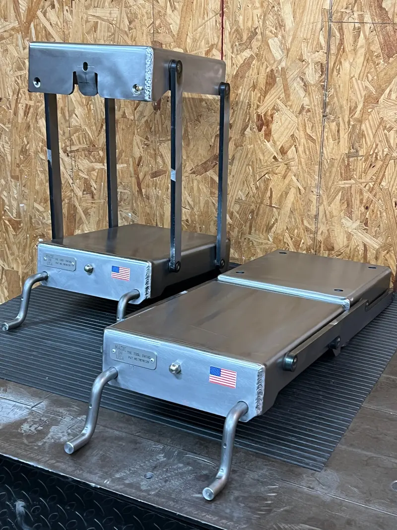The Tool Swing Vise Mount – Rotating Base for Enhanced Vise Mobility and Workspace Flexibility