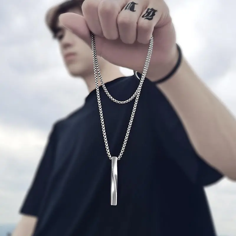Twisted Stainless Steel Bar Necklace – Gender-Neutral Design